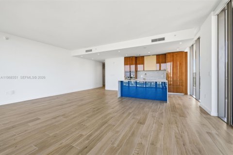 Condo in Miami, Florida, 3 bedrooms  № 2031680 - photo 5