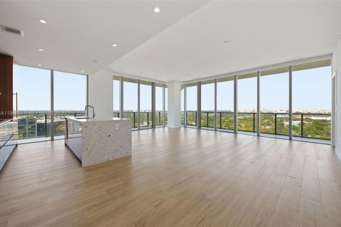 Condo in Miami, Florida, 3 bedrooms  № 2031680 - photo 3