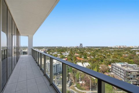 Condo in Miami, Florida, 3 bedrooms  № 2031680 - photo 28