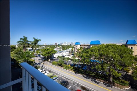 Condo in Fort Lauderdale, Florida, 2 bedrooms № 1941150 - photo 19