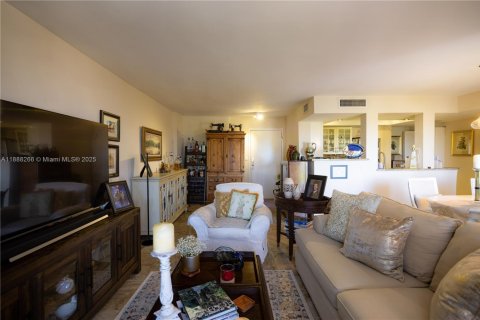 Condo in Fort Lauderdale, Florida, 2 bedrooms № 1941150 - photo 11