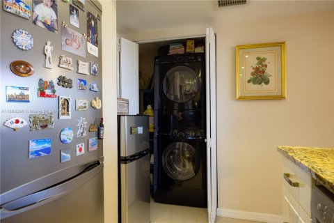 Condo in Fort Lauderdale, Florida, 2 bedrooms № 1941150 - photo 16