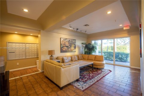 Condo in Fort Lauderdale, Florida, 2 bedrooms № 1941150 - photo 6