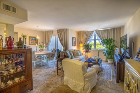 Condo in Fort Lauderdale, Florida, 2 bedrooms № 1941150 - photo 8