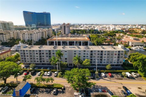 Condo in Fort Lauderdale, Florida, 2 bedrooms № 1941150 - photo 4