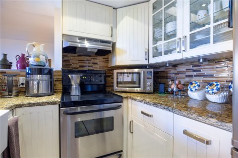 Condo in Fort Lauderdale, Florida, 2 bedrooms № 1941150 - photo 15