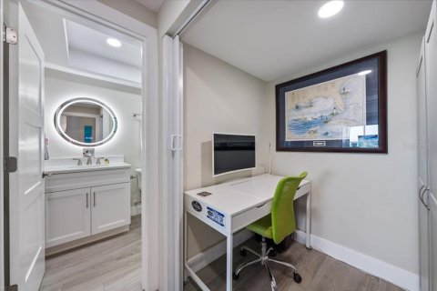 Купить кондоминиум в Марко-Айленд, Флорида 11 комнат, 158.96м2, № 1542996 - фото 23