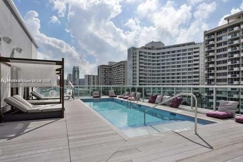 Condo in Miami Beach, Florida, 1 bedroom  № 1967131 - photo 3
