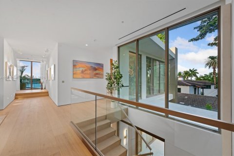 House in Miami Beach, Florida 6 bedrooms, 637.96 sq.m. № 1731347 - photo 23