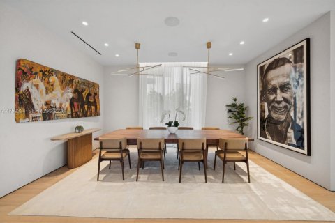 House in Miami Beach, Florida 6 bedrooms, 637.96 sq.m. № 1731347 - photo 22