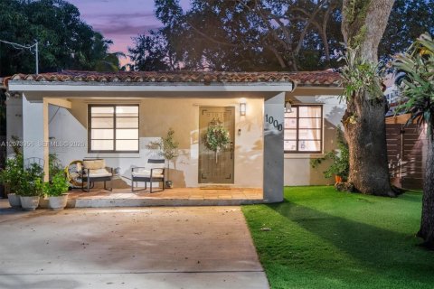 Casa en Miami, Florida 3 dormitorios, 128.67 m2 № 2363558