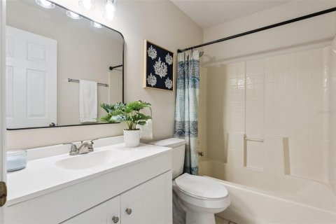 House in Deltona, Florida 3 bedrooms, 107.12 sq.m. № 2396378 - photo 16