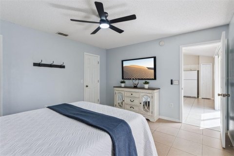 House in Deltona, Florida 3 bedrooms, 107.12 sq.m. № 2396378 - photo 10