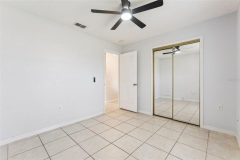 House in Deltona, Florida 3 bedrooms, 107.12 sq.m. № 2396378 - photo 15