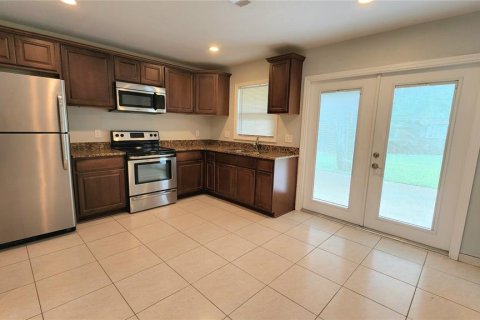 House in Clearwater, Florida 2 bedrooms, 141.86 sq.m. № 2216054 - photo 5