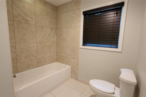 House in Clearwater, Florida 2 bedrooms, 141.86 sq.m. № 2216054 - photo 10