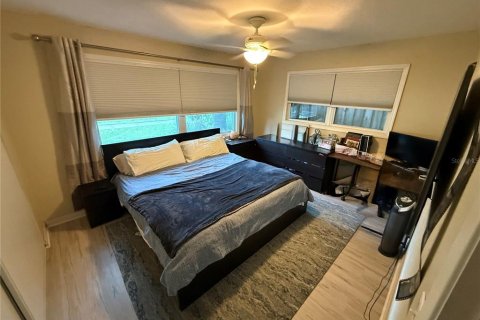House in Clearwater, Florida 2 bedrooms, 141.86 sq.m. № 2216054 - photo 14