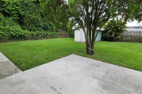 House in Clearwater, Florida 2 bedrooms, 141.86 sq.m. № 2216054 - photo 16