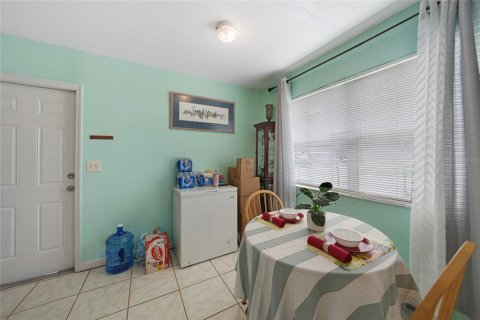 House in Port Charlotte, Florida 3 bedrooms, 101.36 sq.m. № 1842091 - photo 8