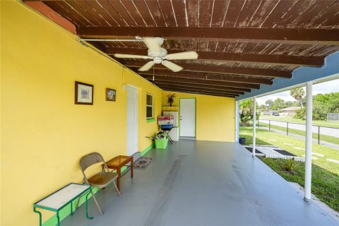 House in Port Charlotte, Florida 3 bedrooms, 101.36 sq.m. № 1842091 - photo 20