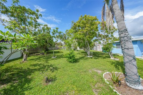 House in Port Charlotte, Florida 3 bedrooms, 101.36 sq.m. № 1842091 - photo 25