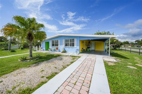 House in Port Charlotte, Florida 3 bedrooms, 101.36 sq.m. № 1842091 - photo 27