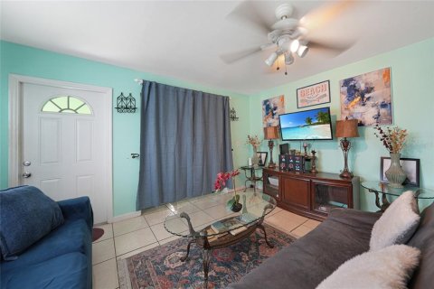 House in Port Charlotte, Florida 3 bedrooms, 101.36 sq.m. № 1842091 - photo 3