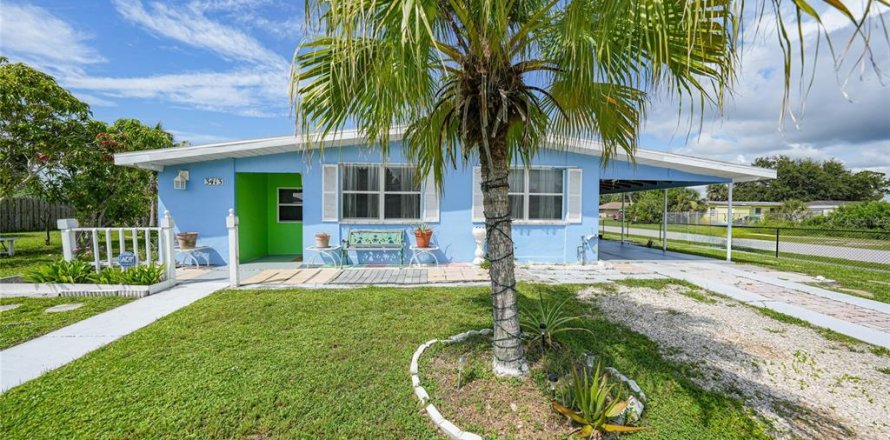 Casa en Port Charlotte, Florida 3 dormitorios, 101.36 m2 № 1842091