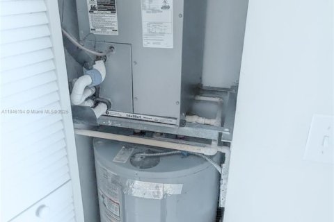 Condominio en venta en West Palm Beach, Florida, 1 dormitorio, 64.66 m2 № 2031882 - foto 12