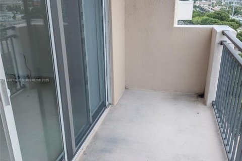 Condominio en venta en West Palm Beach, Florida, 1 dormitorio, 64.66 m2 № 2031882 - foto 10