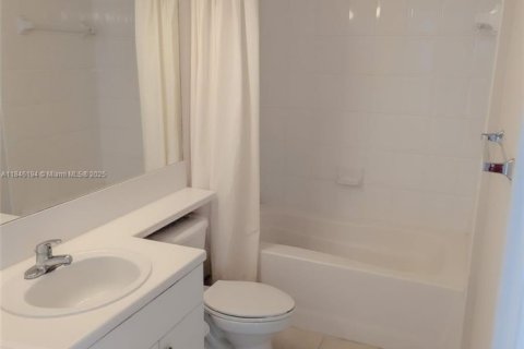 Condominio en venta en West Palm Beach, Florida, 1 dormitorio, 64.66 m2 № 2031882 - foto 6