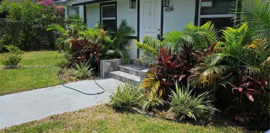 Casa en Miami, Florida 4 dormitorios, 184.97 m2 № 1977861