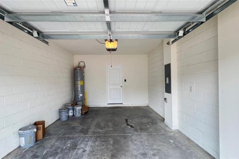 Townhouse in Winter Garden, Florida 3 bedrooms, 168.8 sq.m. № 2198822 - photo 13