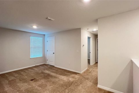 Townhouse in Winter Garden, Florida 3 bedrooms, 168.8 sq.m. № 2198822 - photo 18
