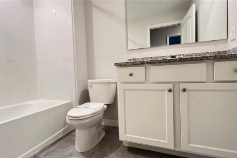Townhouse in Winter Garden, Florida 3 bedrooms, 168.8 sq.m. № 2198822 - photo 27