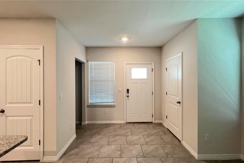 Townhouse in Winter Garden, Florida 3 bedrooms, 168.8 sq.m. № 2198822 - photo 4