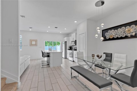 Touwnhouse à vendre à Homestead, Floride: 3 chambres, 159.05 m2 № 1809259 - photo 4