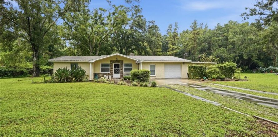 Villa ou maison à Tarpon Springs, Floride 4 chambres, 186.36 m2 № 2287106