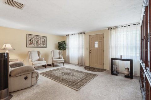 Villa ou maison à vendre à Tarpon Springs, Floride: 4 chambres, 186.36 m2 № 2287106 - photo 5
