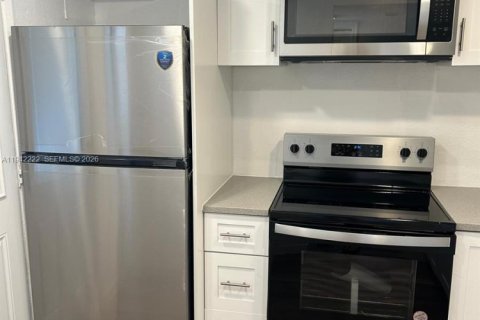 Copropriété à louer à Hallandale Beach, Floride: 1 chambre, 67.82 m2 № 1999922 - photo 5