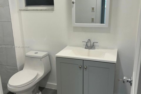 Copropriété à louer à Hallandale Beach, Floride: 1 chambre, 67.82 m2 № 1999922 - photo 11