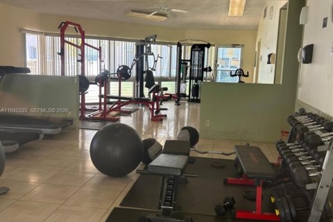 Copropriété à louer à Hallandale Beach, Floride: 1 chambre, 67.82 m2 № 1999922 - photo 17