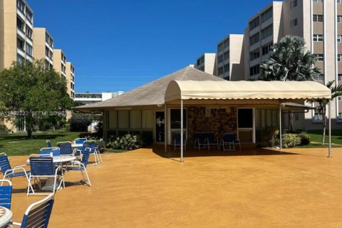 Copropriété à louer à Hallandale Beach, Floride: 1 chambre, 67.82 m2 № 1999922 - photo 20