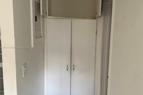 Copropriété à louer à Hollywood, Floride: 1 chambre, 40.88 m2 № 1821674 - photo 12