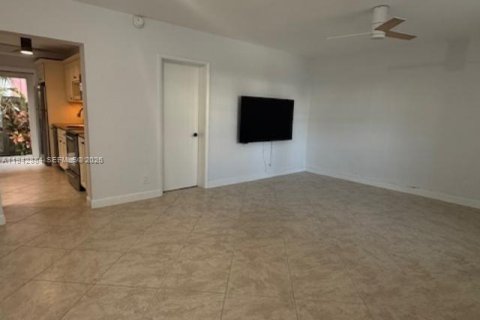Copropriété à louer à Pompano Beach, Floride: 1 chambre, 62.99 m2 № 1999372 - photo 8