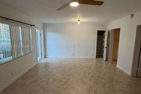 Copropriété à louer à Pompano Beach, Floride: 1 chambre, 62.99 m2 № 1999372 - photo 10
