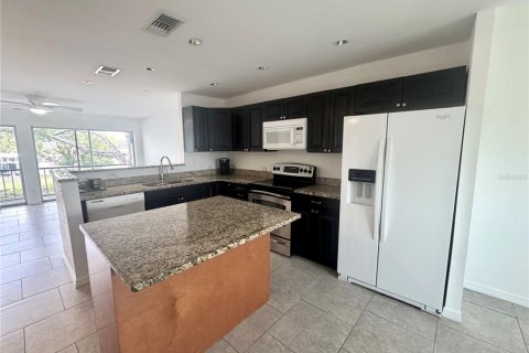 Condo in Tampa, Florida, 2 bedrooms  № 2218315 - photo 4