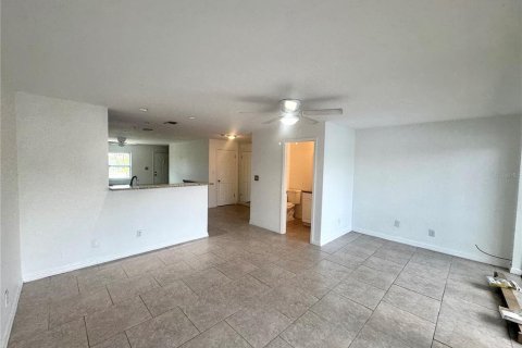 Condo in Tampa, Florida, 2 bedrooms  № 2218315 - photo 8