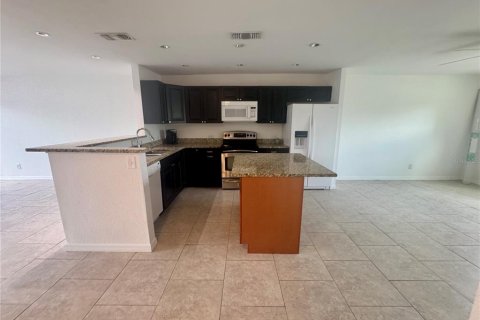 Condo in Tampa, Florida, 2 bedrooms  № 2218315 - photo 5