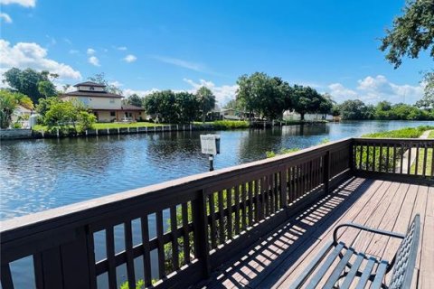 Condo in Tampa, Florida, 2 bedrooms  № 2218315 - photo 12